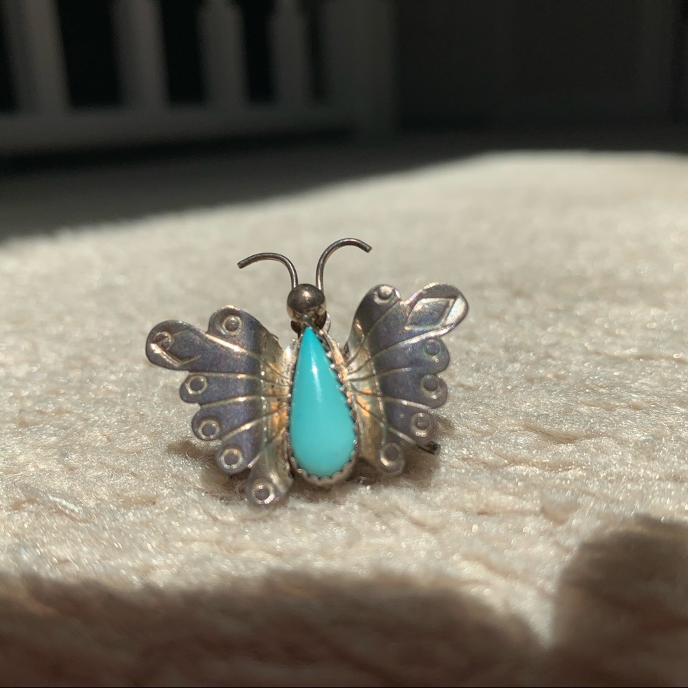 Butterfly pin